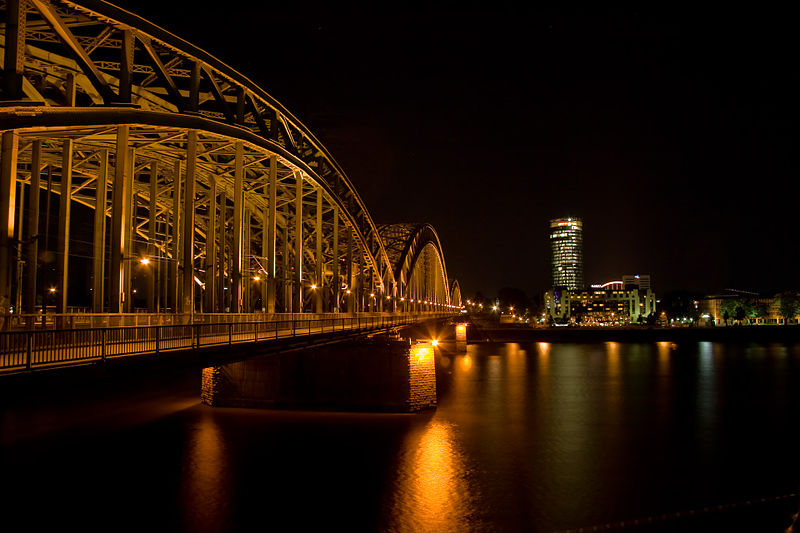 hohenzollernbruecke.jpg